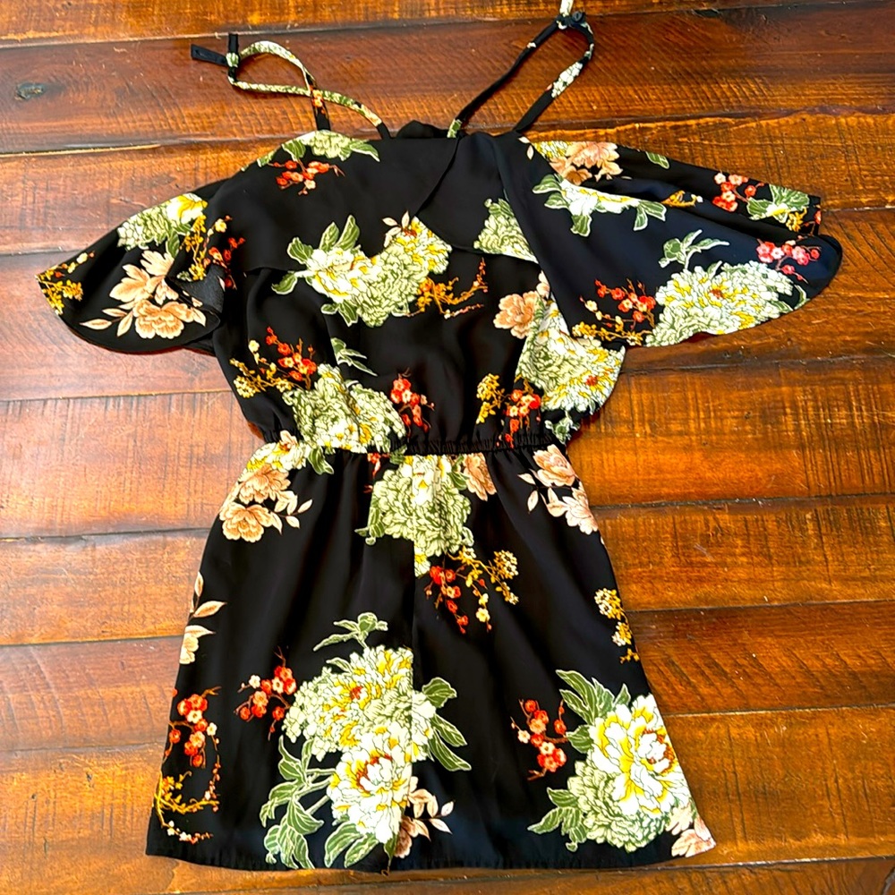 Super Cute Shorts Romper Size S small